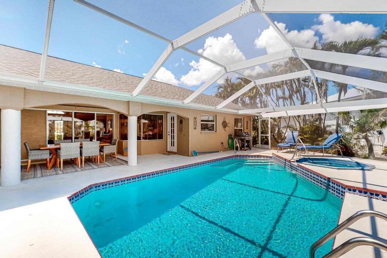 Life At The Canal Cape Coral Bagian luar foto